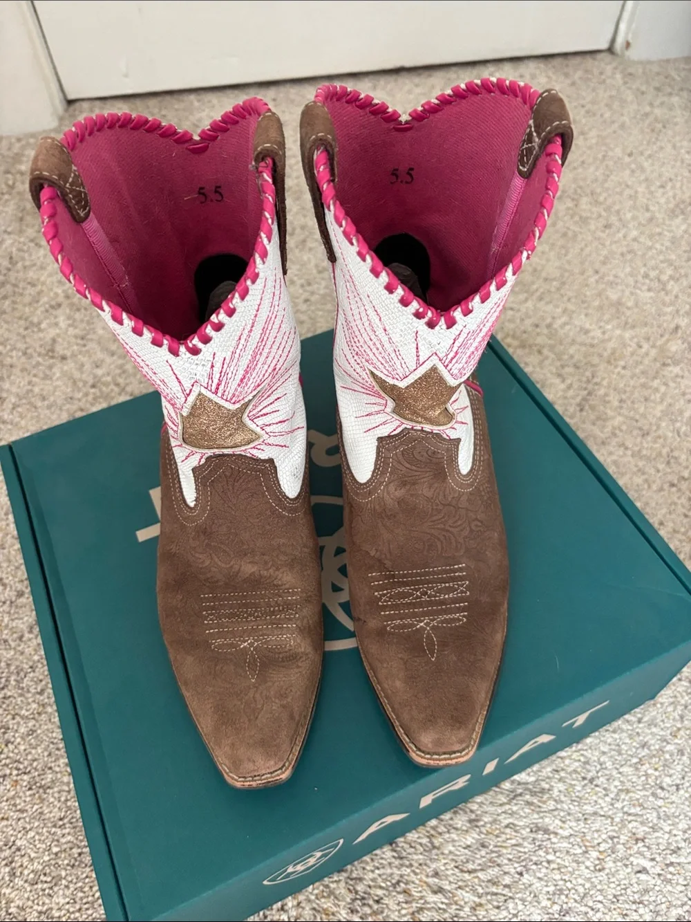 Ariat Big Kids Size 5.5 Cowgirl Boots